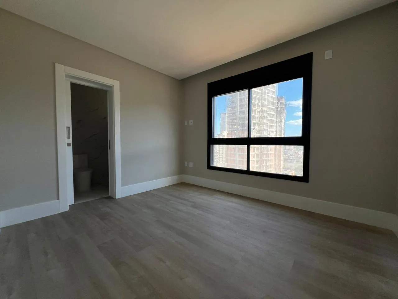 Imagem Apartamento à venda com 135m2 por R$ 2.500.000,00