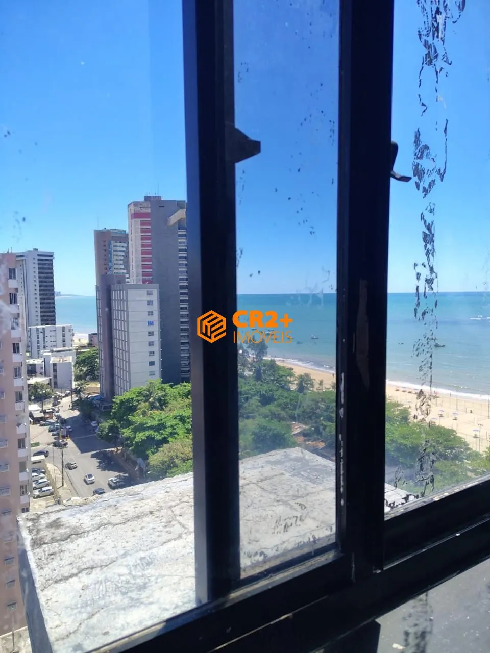 Imagem Vendo flat á menos de 100 metros do Mar, na Avenida Bernardo Vieira de Melo