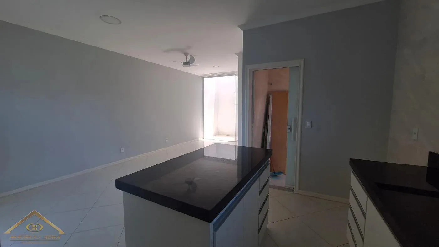 Imagem Casa para Venda em Cabo Frio / RJ no bairro Vila do Peró