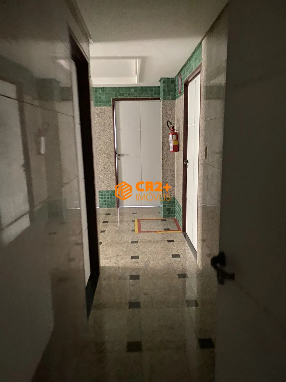 Imagem Oportunidade! Ampla Sala Comercial na Ilha do Leite - 250m²