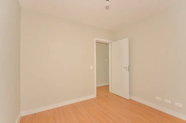 Imagem Casa à Venda no Parque das Imbuias – 3 Quartos, 1 Suíte, 126m², Campo Comprido, Curitiba
