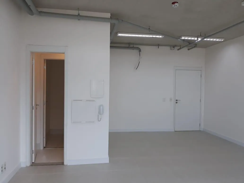 Imagem Sala Comercial para Locação em Barueri / SP no bairro Alphaville Industrial