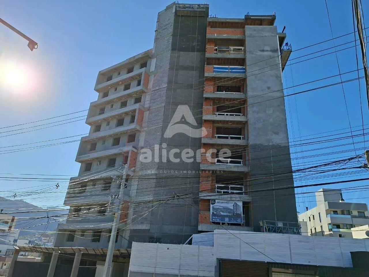 Imagem Apartamento com 90 m² com 03 dormitórios, sendo 01 suíte à venda no Pagani- Palhoça.