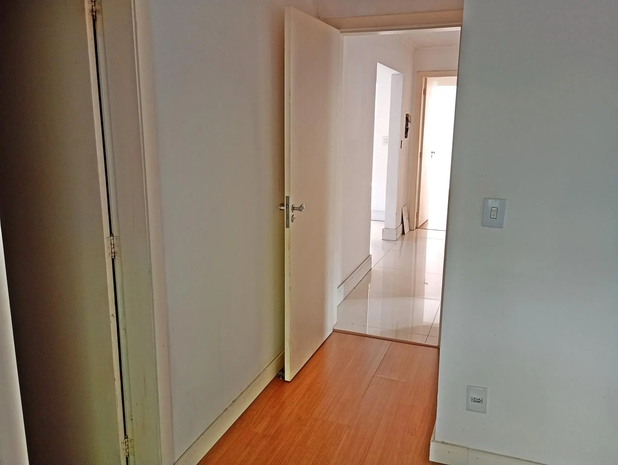 Imagem Casa com 3 suítes próxima ao Iguatemi e Parque Germânia