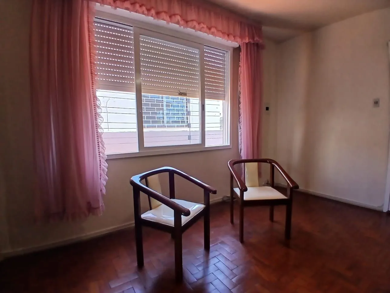 Imagem Casa com 03 dormitorios e amplo jardim no bairro Santa Tereza /RS