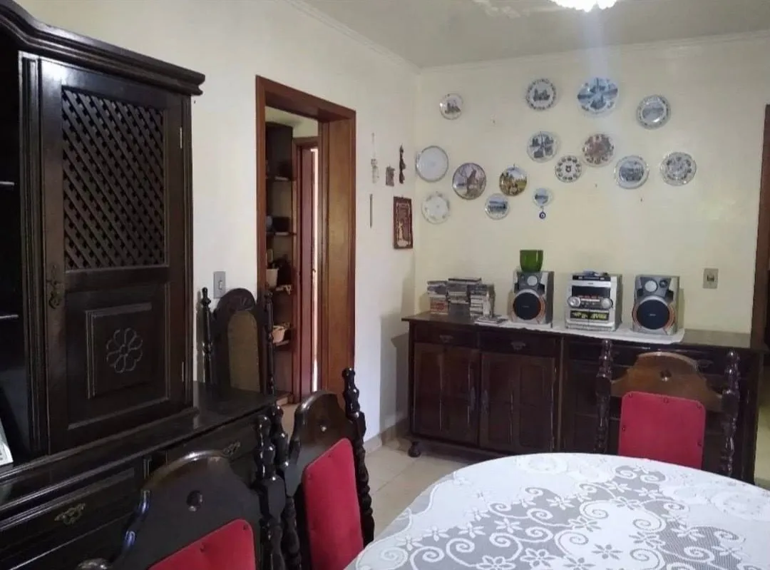Imagem Casa Ampla no Jardim Carvalho com 4 dormitórios