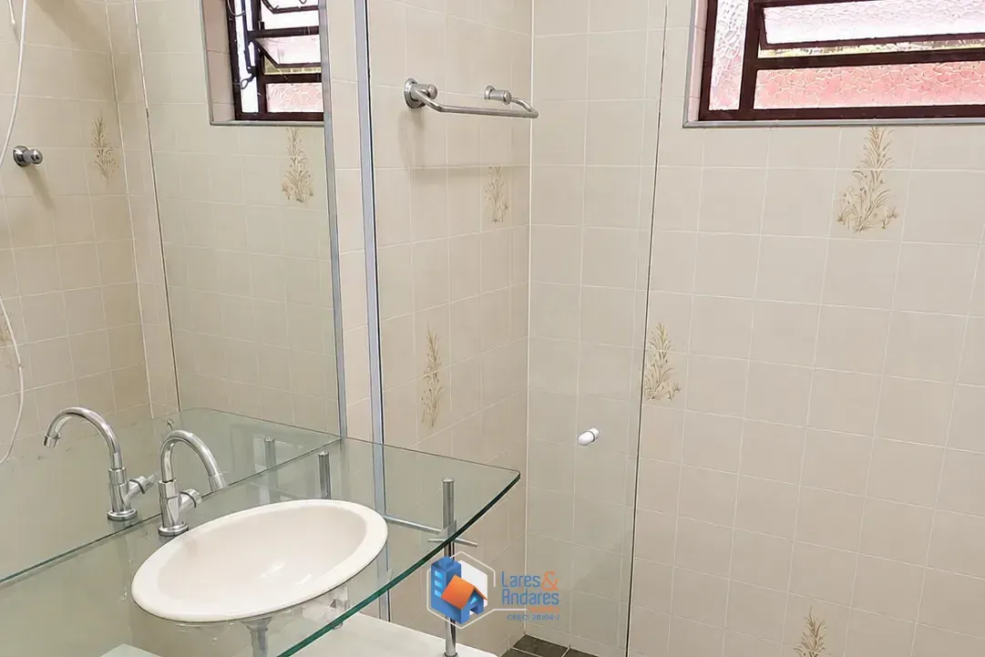 Imagem Sobrado para venda em Jardim Cachoeira com 3 quartos, sendo 1 suíte, 120m²
