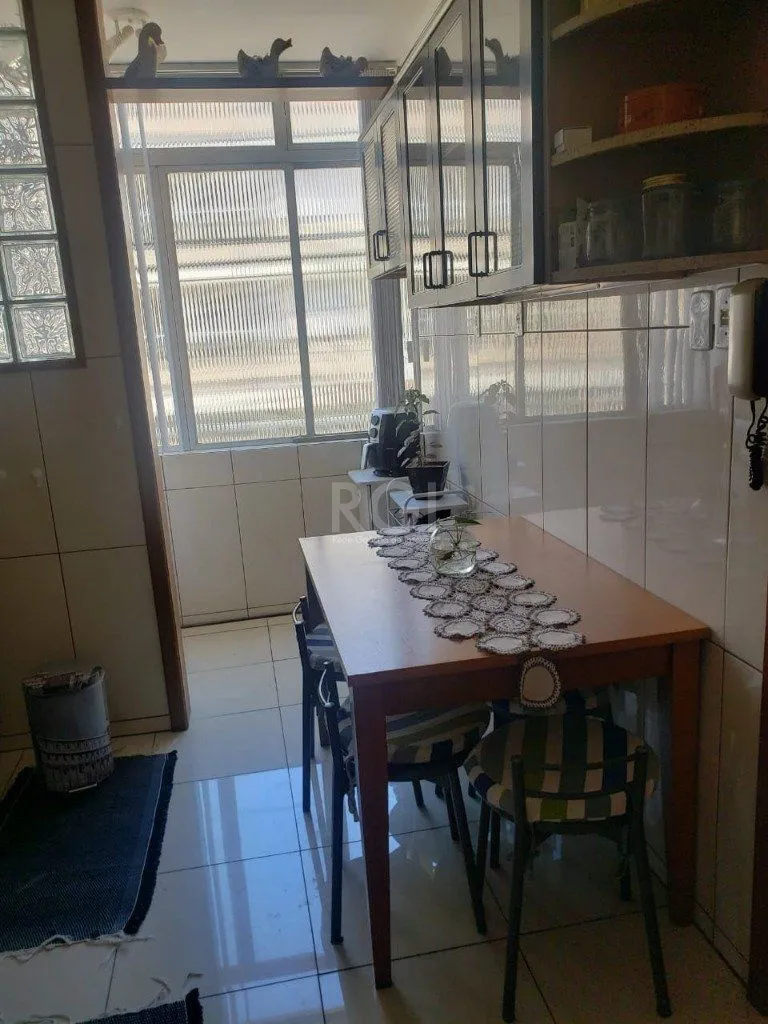 Imagem Apartamento para Venda - 64m², 2 dormitórios, 1 vaga - Passo da Areia