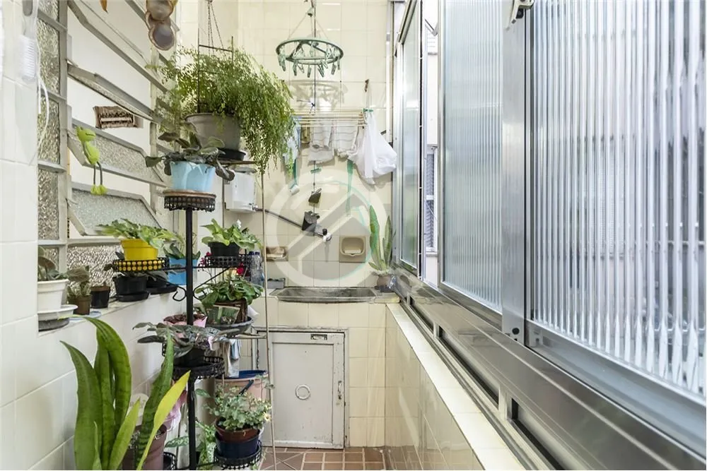 Imagem Este apartamento de 113 m² de área privativa oferece uma residência espaçosa e aconchegante no c...