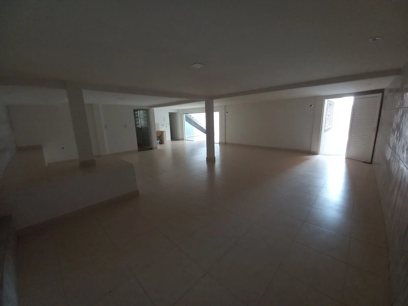 Imagem Sobrado 3 andares e Sala Comercial Anexo Bairro Jardim Guanabara