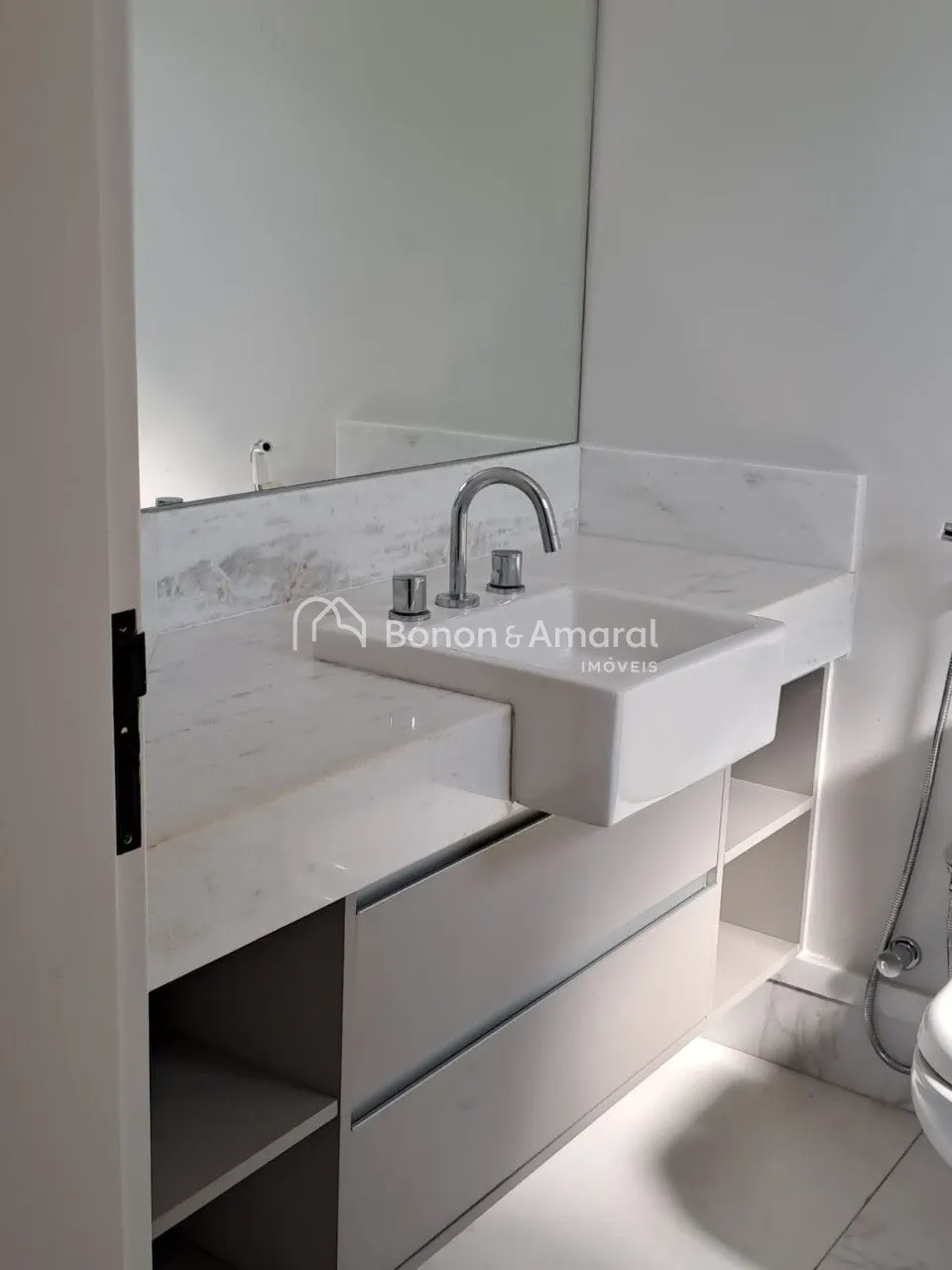Imagem Cobertura à venda com 4 dormitórios, 2 suítes, e 2 vagas de garagem, 217 m² no Taquaral
