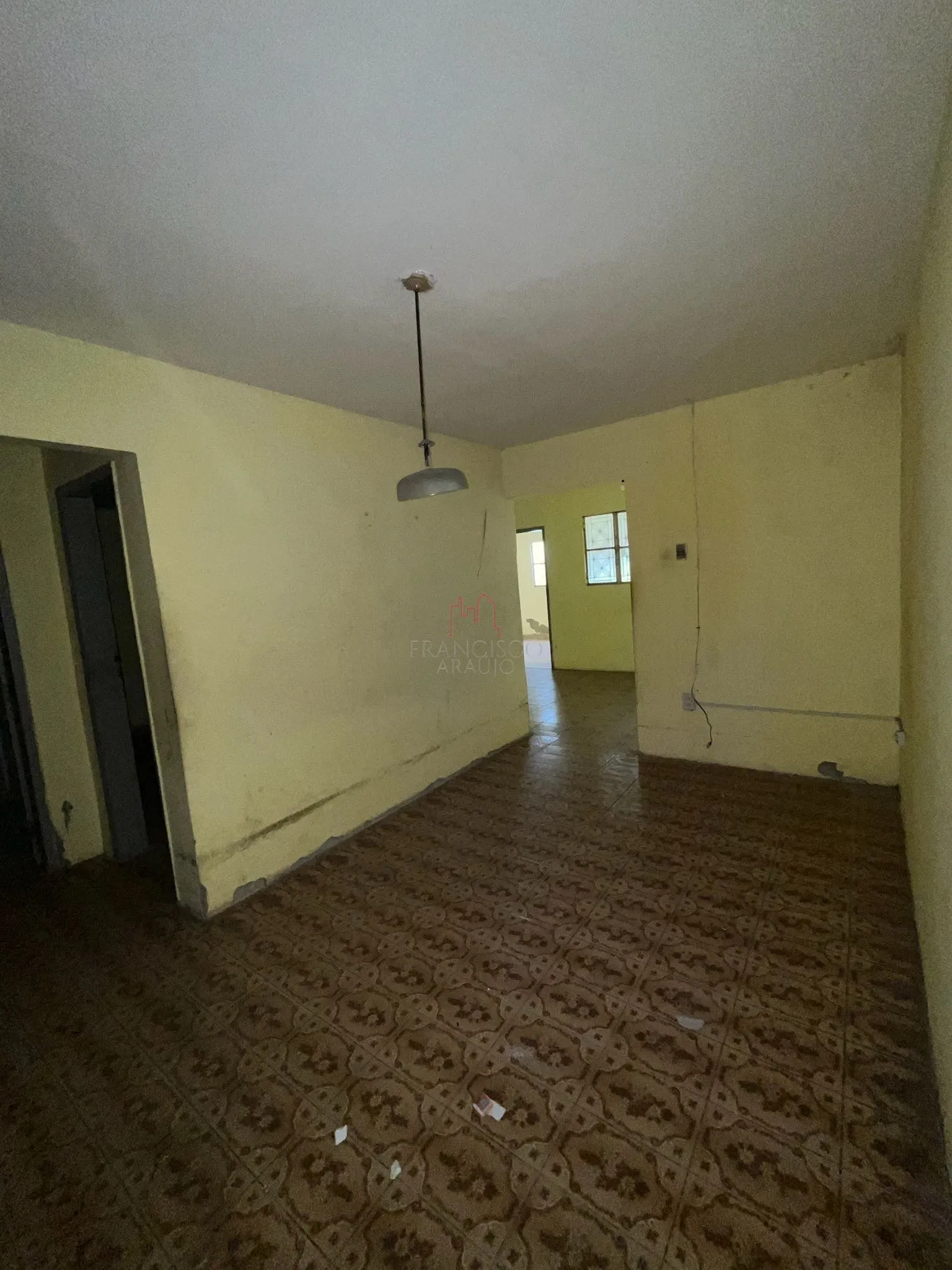 Imagem Oportunidade para quem busca espaço, localização estratégica e potencial de valorização no bai...