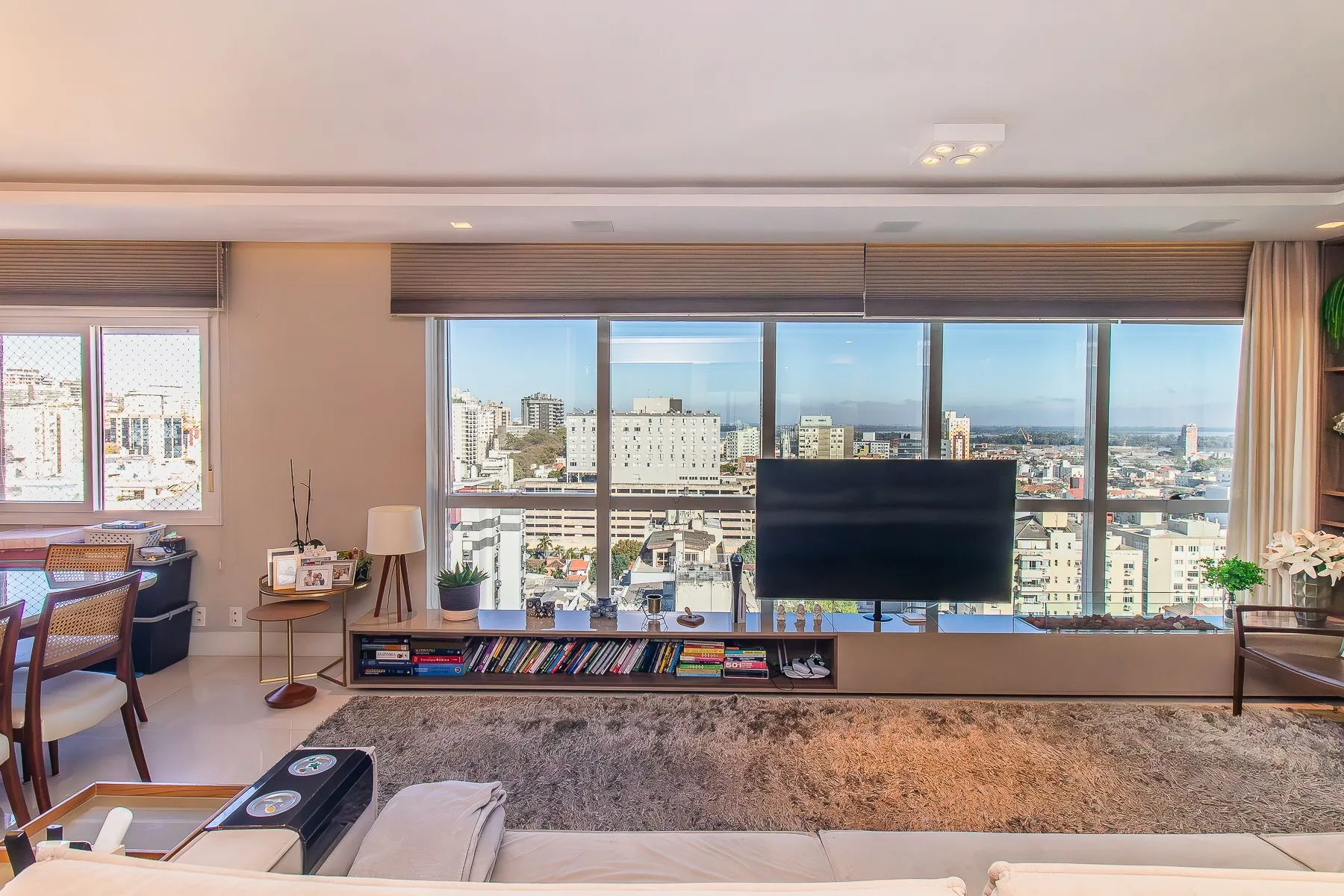 Imagem Apartamento 3 suítes 3 vagas no Moinhos