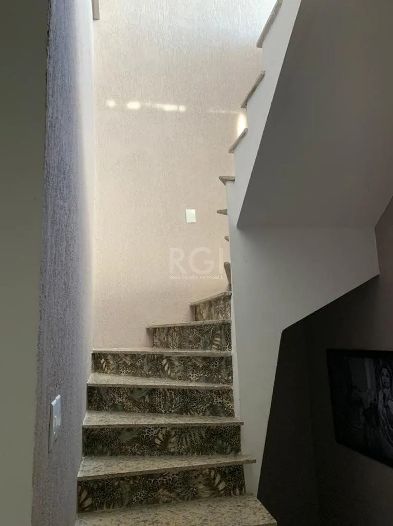 Imagem Sobrado para Venda - 300m², 3 dormitórios, sendo 2 suites, 1 vaga - Hípica Jardins Do Prado