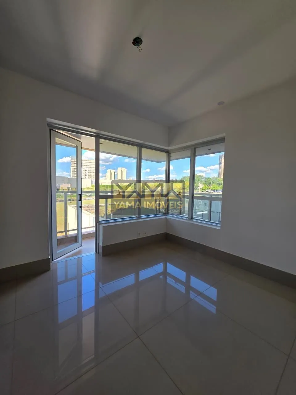 Imagem Exklusiv Golf - Exklusiv Golf - Um Ícone de Sofisticação na Vila do Golfe