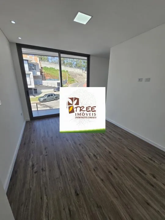 Imagem VENDA DE SOBRADO DE ALTO PADRÃO NO CONDOMÍNIO REAL PARK, EM ARUJÁ/SP, 345m² com 4 suítes, suíte máster com hidro, área gourmet e piscina. CONSULTE-NOS