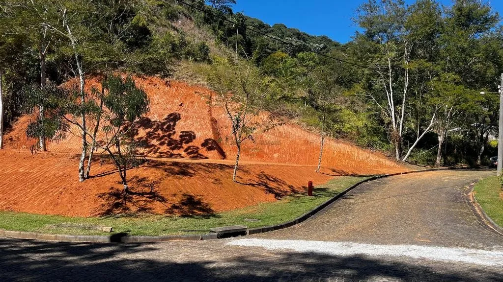 Foto do imóvel Terreno em Condomínio para Venda em Teresópolis / RJ em Estrada Doutor Rogério de Moura Estevão