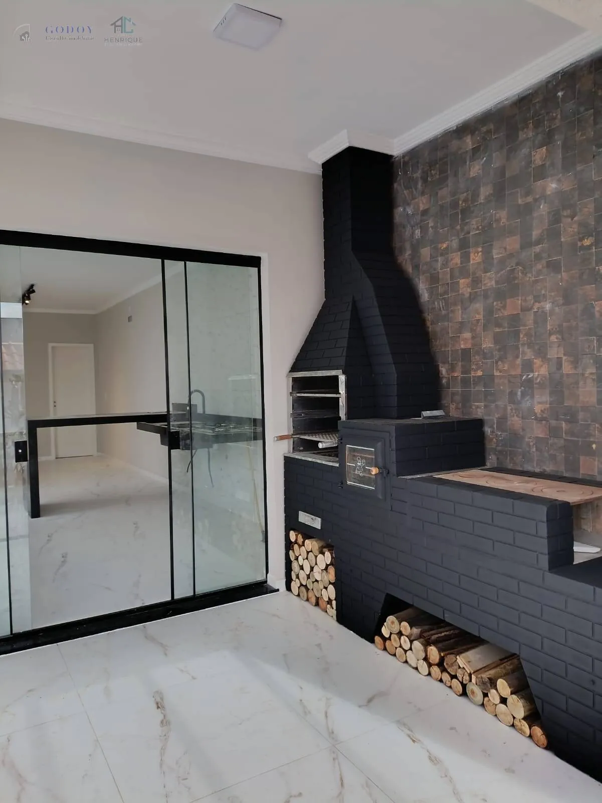 Imagem OPORTUNIDADE QUE VOCÊ ESTAVA ESPERANDO! CASA COM PISCINA + ÁREA GOURMET