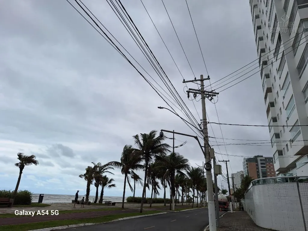 Imagem Apartamento 3 dormitórios sendo 01 suítes 2 vagas no coração do Solemar