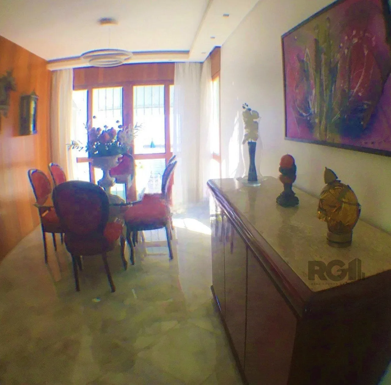 Imagem Casa com 3 dormitórios, localizada no bairro Jardim Itu em Porto Alegre/RS.