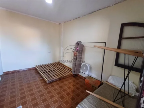 Imagem Espaçosa Casa Geminada 2 Quartos sendo 1 suíte e com edícula assobradada em Tupi, Praia Grande - R$650 mil