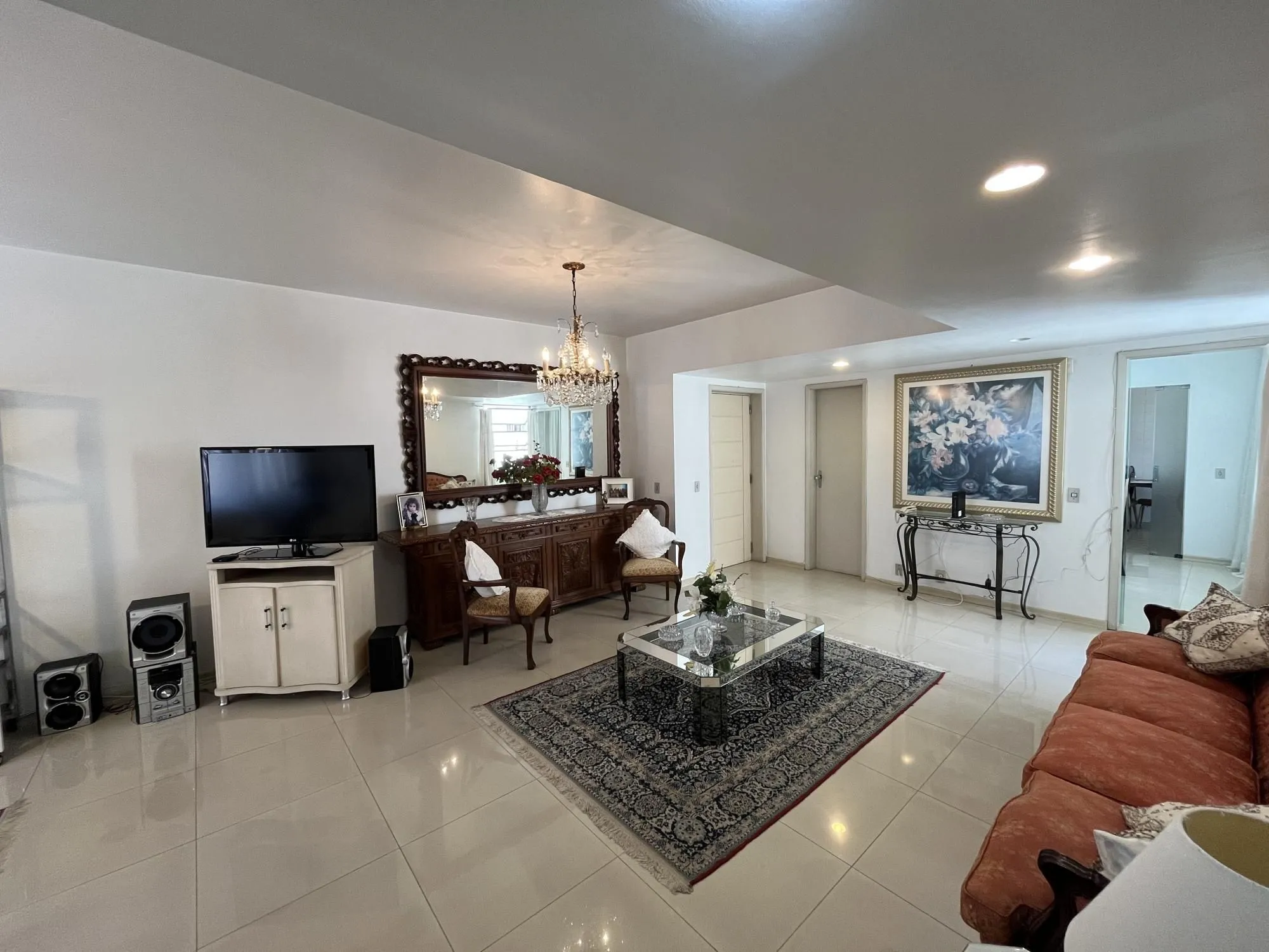 Imagem Apartamento Venda - 190.8m², 3 dormitórios, 1 suíte, 1 vaga - Centro Histórico