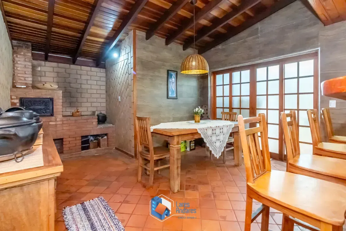 Foto do imóvel Sobrado para venda em Jardim Regina com 3 quartos, sendo 1 suíte, 224m² em Rua Stéfano Mauser