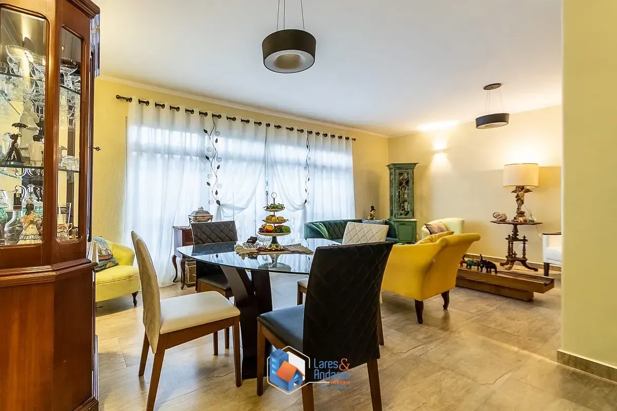 Imagem Casa para venda em Bosque da Saúde com 4 quartos, sendo 2 suítes, 267m²