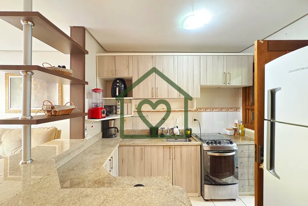 Imagem Esta casa térrea semimobiliada, situada em uma rua sem saída no prestigiado Loteamento Nossa Senho...