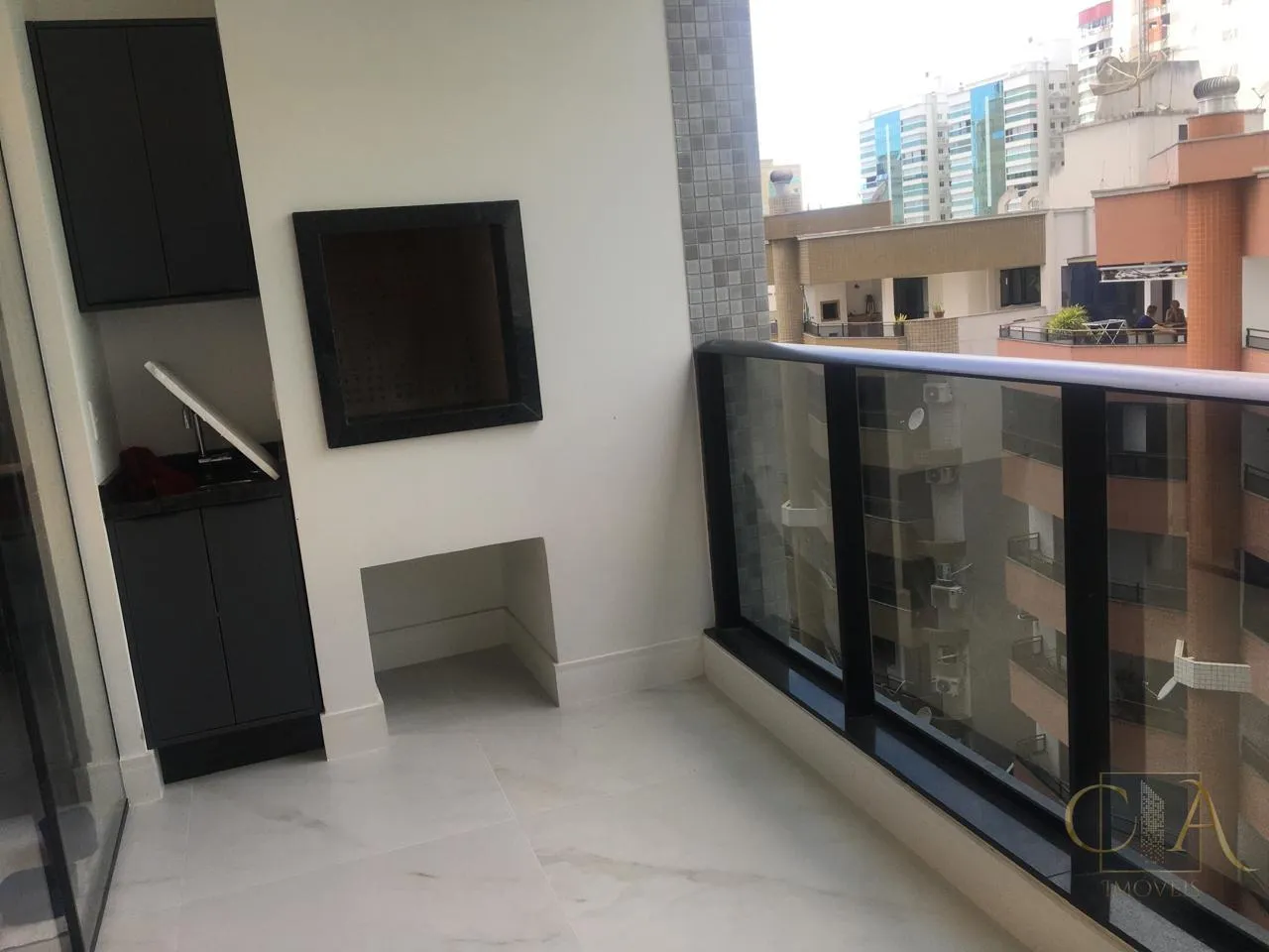 Imagem Apartamento para Temporada em Itapema, Meia Praia, 3 dormitórios, 3 suítes, 3 banheiros, 2 vagas