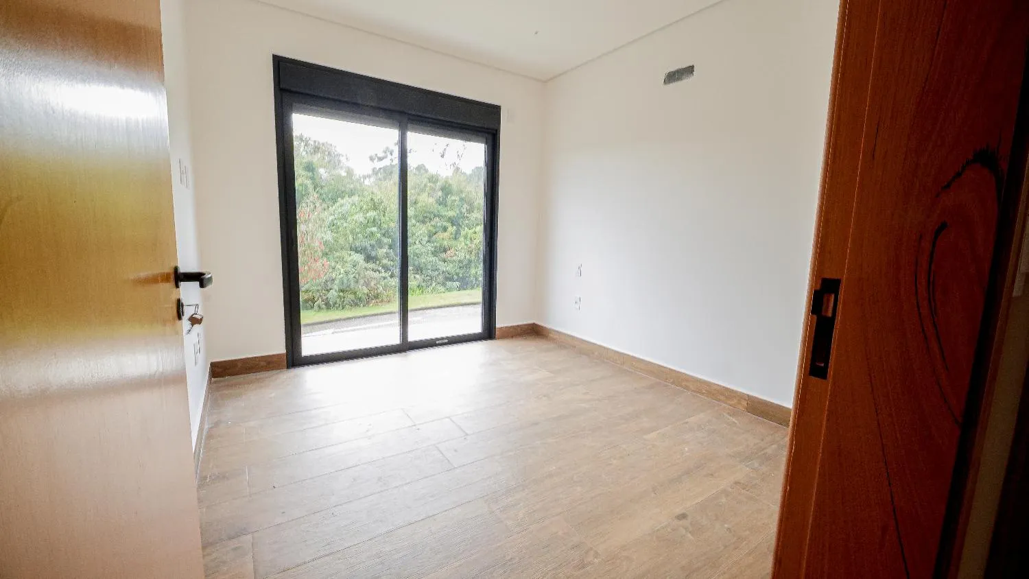Imagem Casa à venda em condomínio fechado | 3 dormitórios | Piscina | 638 m² de terreno