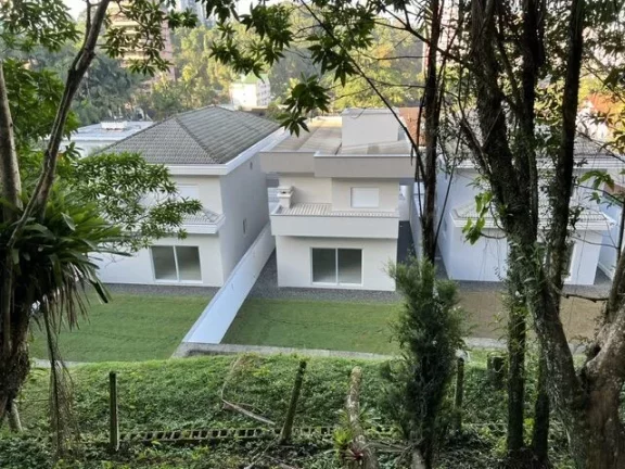 Imagem Residência de alto Padrão à venda em Joinville, bairro Glória