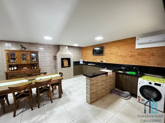 Imagem Sobrado decorado, mobiliado, 04 quartos c/suíte, closet, área gourmet em São José dos Pinhais PR