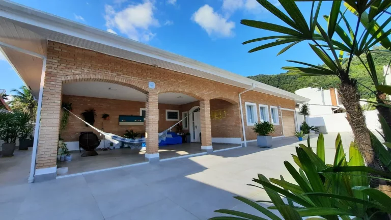 Foto do imóvel Oportunidade!! Linda Casa - Praia da Tabatinga - Caraguatatuba SP