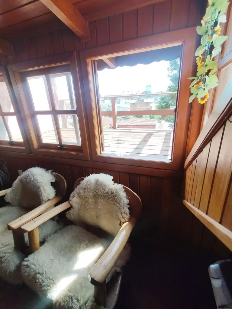 Imagem Vende-se apto mobiliado no centro de Canela- 2 Quartos- R$520.000,00