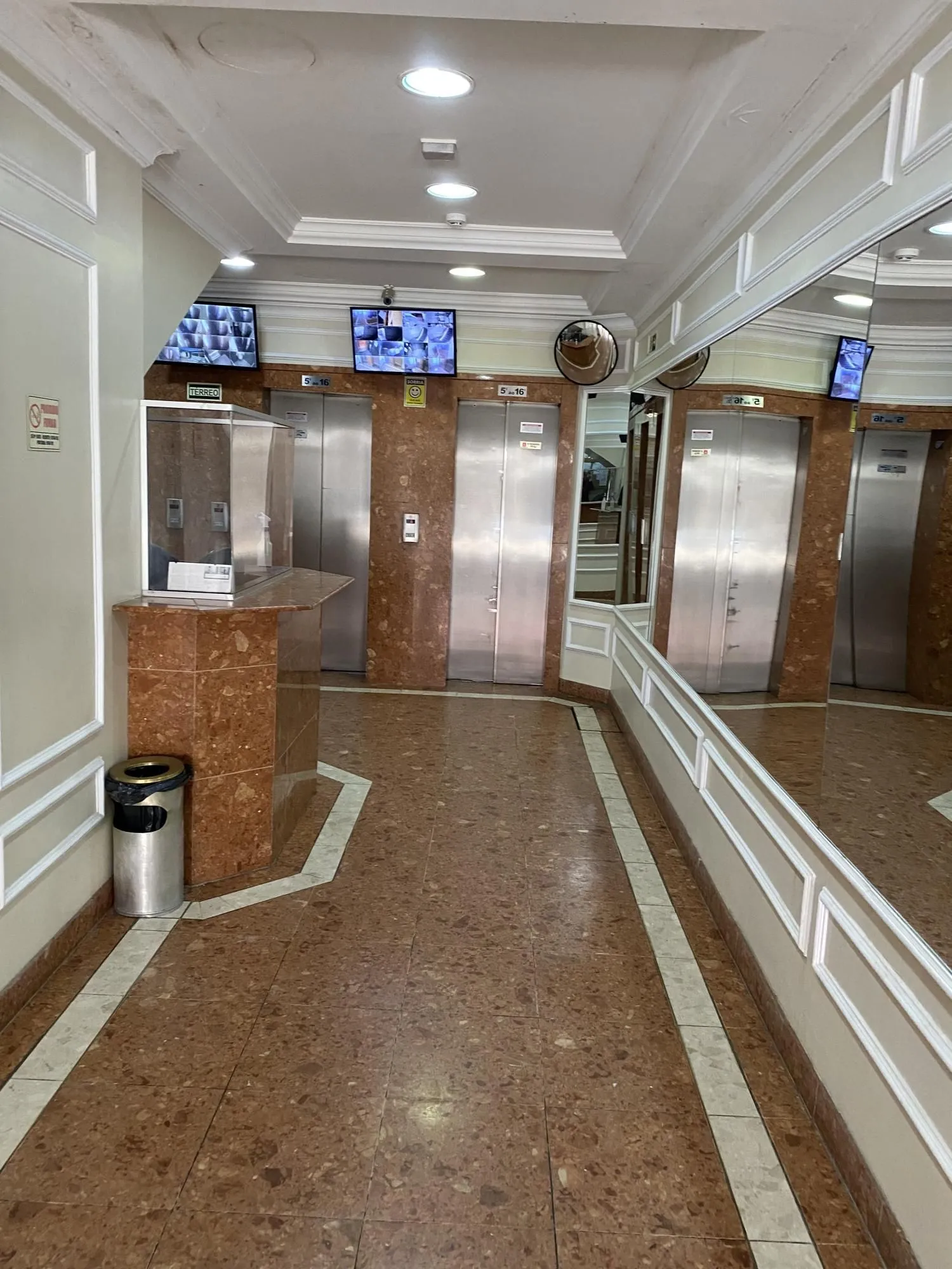 Imagem Andar inteiro - Rua Uruguai, 300 - Centro de Porto Alegre