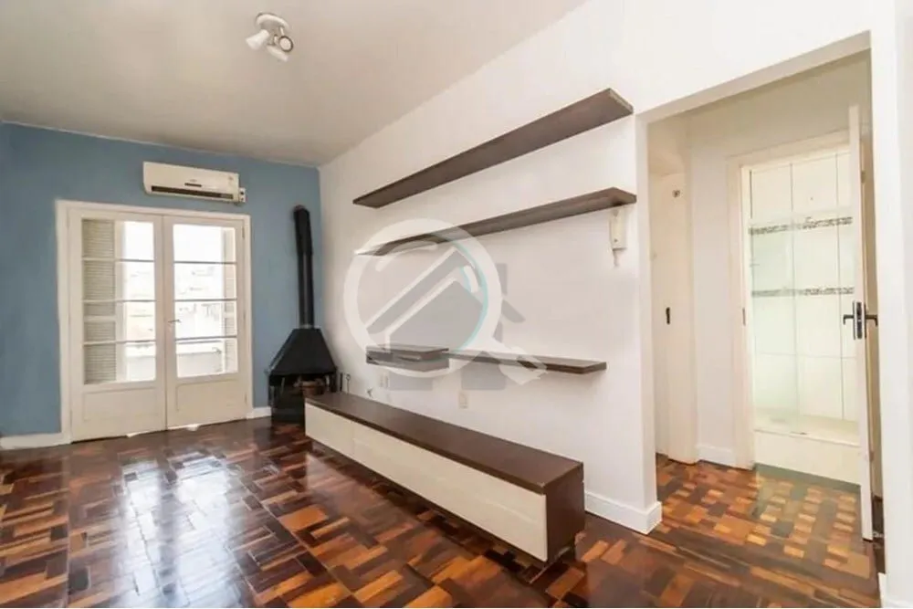 Imagem Ótimo apartamento de frente com sacada, sala com lareira e ar condicionado, dormitório com móveis...