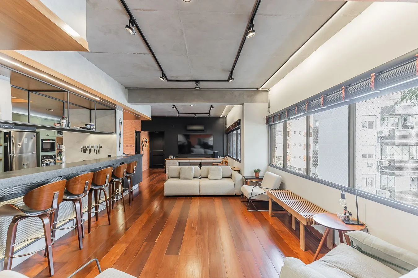 Imagem Apartamento 3 dormitórios, 3 vagas e 259 m² no bairro Auxiliadora.