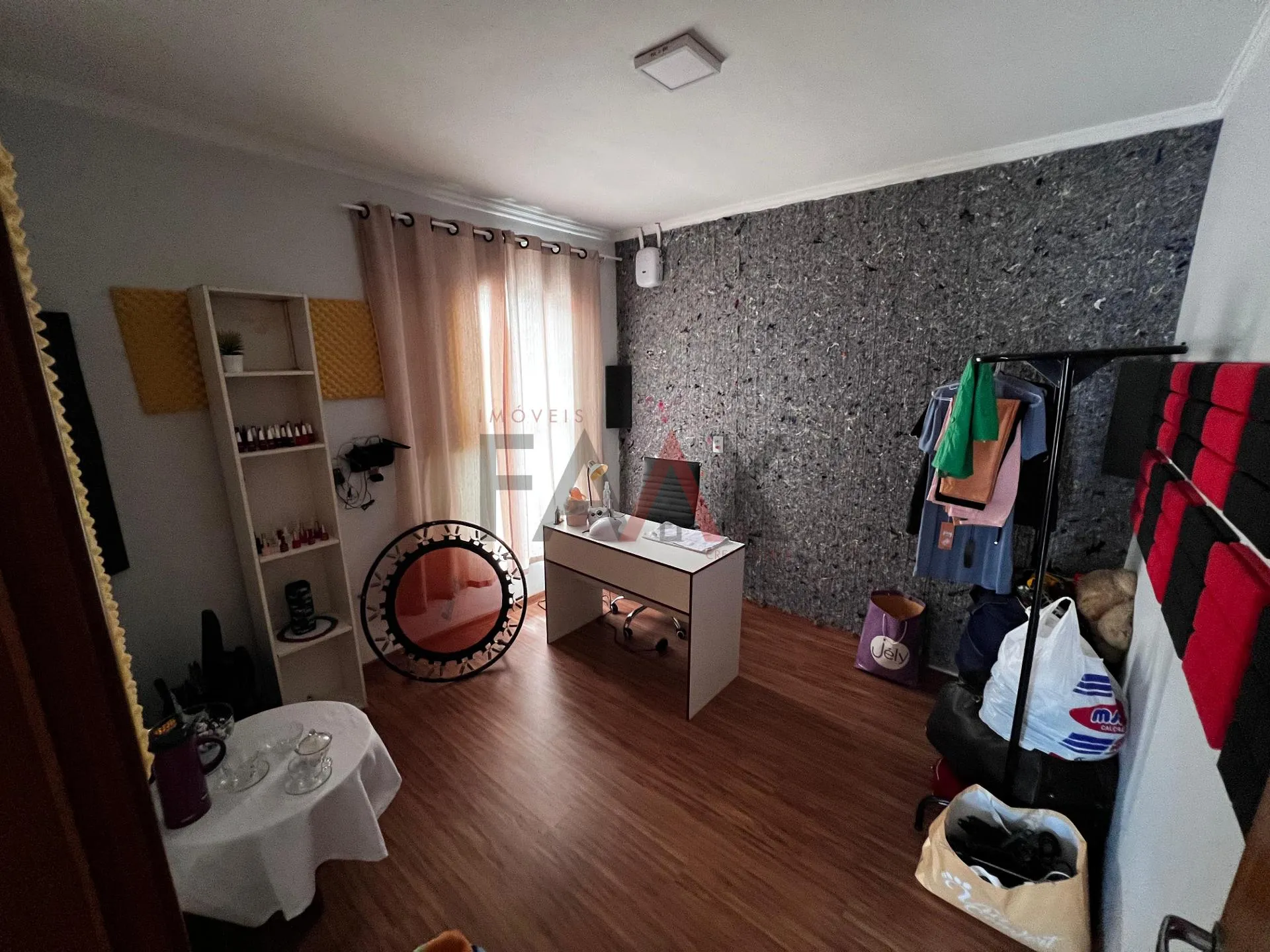 Imagem Excelente Casa de Alto Padrão no Bairro Vila Romana, com 4 Quartos sendo 1 suíte