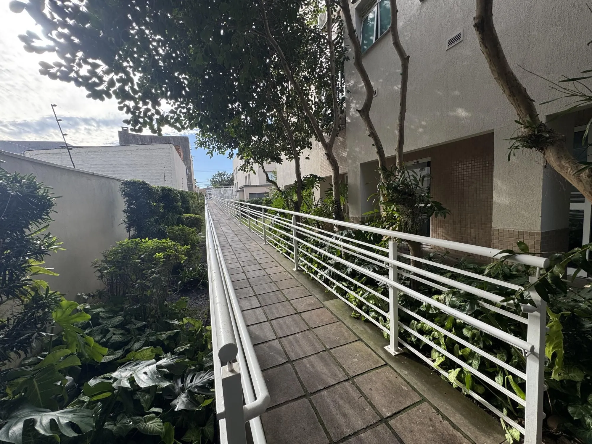 Imagem Apartamento em andar alto, posição solar norte/nascente, com excelente iluminação e ventilação natural.