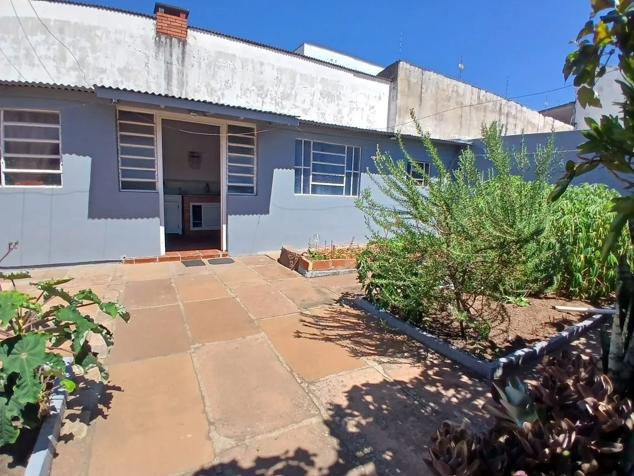 Imagem Casa com 03 dormitorios e amplo jardim no bairro Santa Tereza /RS