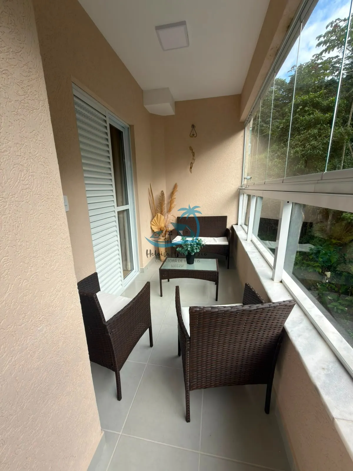 Imagem Excelente apartamento com 2 dormitórios na melhor rua da Praia das Toninhas - Ubatuba 732.000,00.