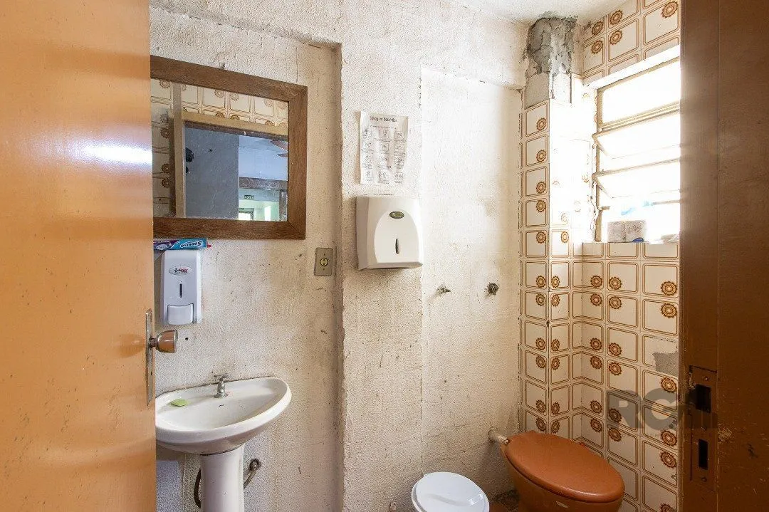 Imagem Prédio com 1063m², distribuídos em quatro pavimentos