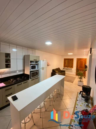 Imagem Geminada com terreno diferenciado!