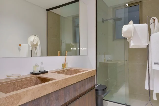 Imagem Apartamento à venda no Itaim Bibi com 3 suítes, 3 vagas, Lindenberg.