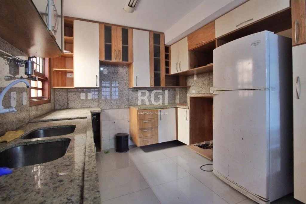Imagem Casa para Venda - 185.29m², 4 dormitórios, sendo 2 suites, Teresópolis