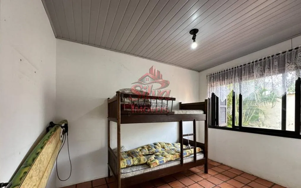 Imagem 1135 |Casa com 3 Dormitórios no Centro a 300m do Mar