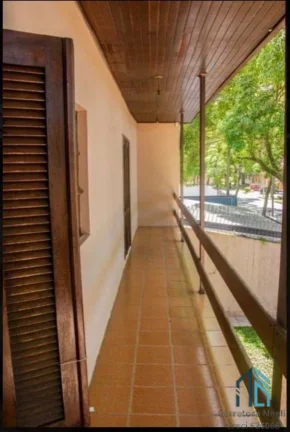 Imagem Sobrado 04 suítes, 04 vagas, em ótima localização no Bom Retiro Curitiba PR