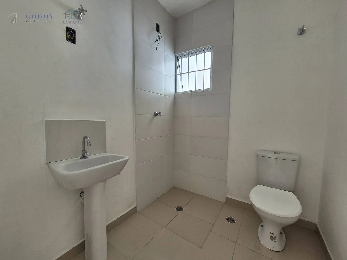 Imagem Casa Térrea com 3 Dormitórios sendo 1 suite em Condomínio Fechado