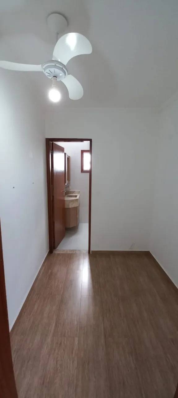 Imagem Sobrado fica no Jd. Montreal- Sorocaba 03 dorm-suíte-closet-escritorio